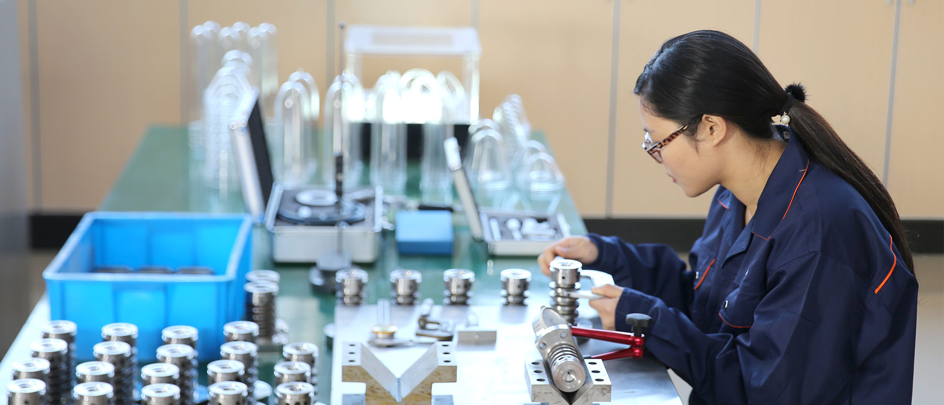 Hablando del proceso de moldeo por inyección de preformas de PET